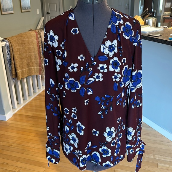 LS Flower Ansel Tie Cuff V-Neck Blouse - Picture 1 of 7